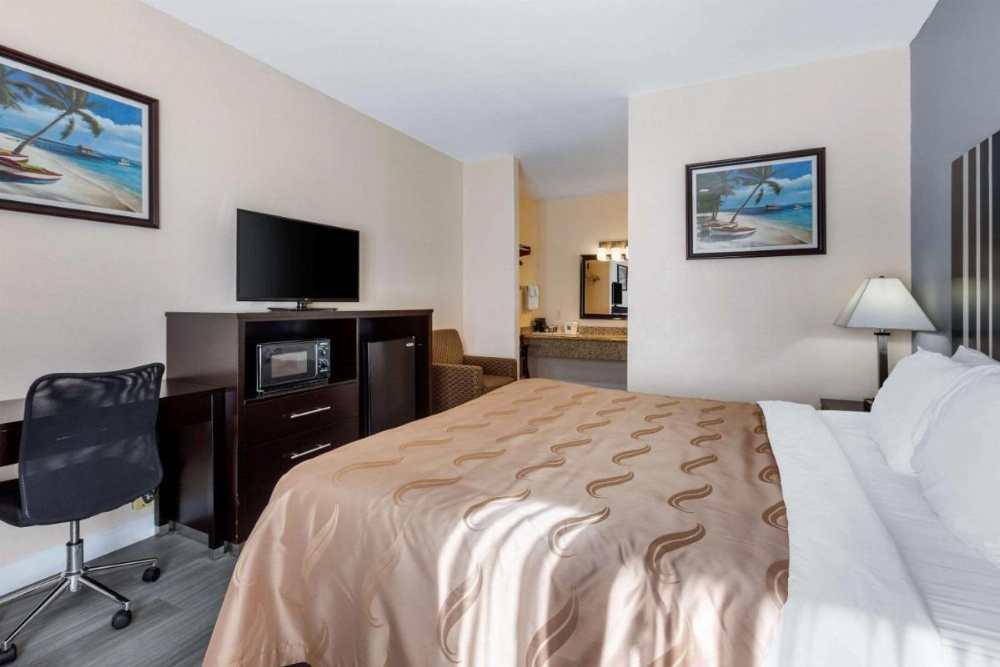 Room image 3