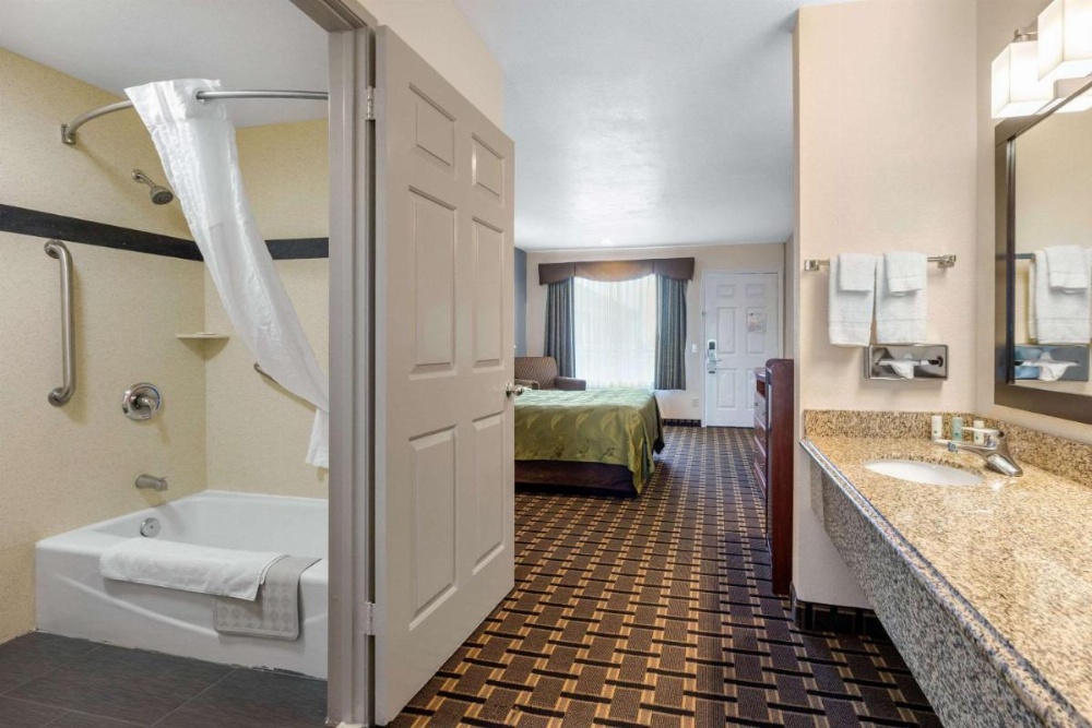 Room image 5